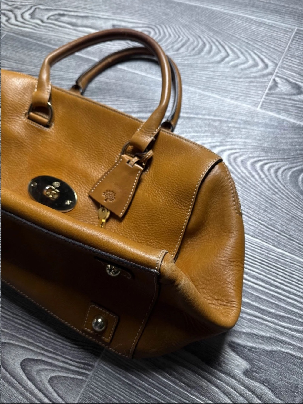 Mulberry Caramel Brown Leather Satchel with Turn-Lock - Picture 2 of 14